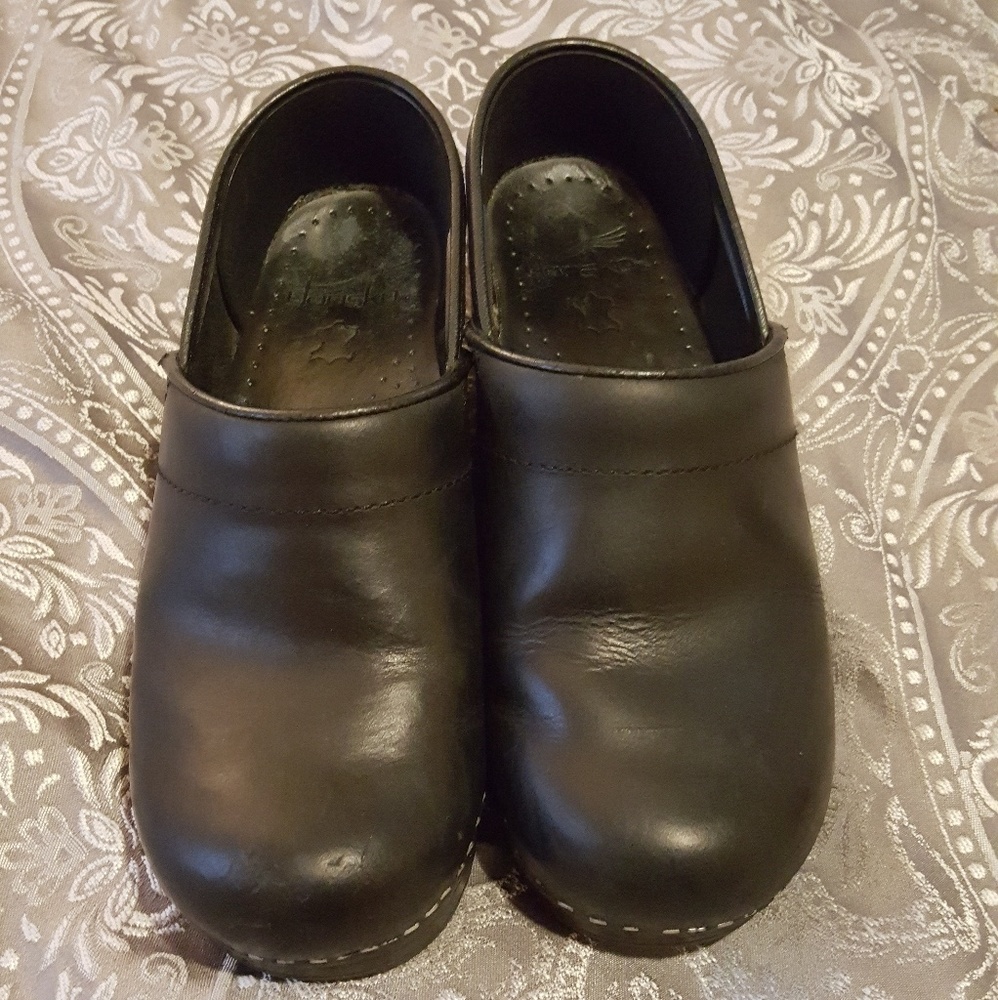 Black leather Dansko size 36